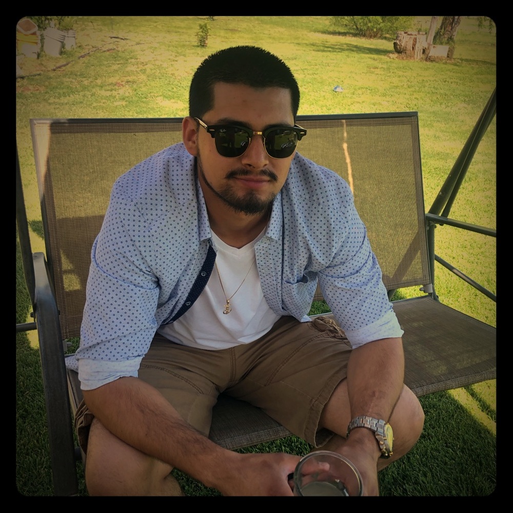 Meet your Posher, Luis